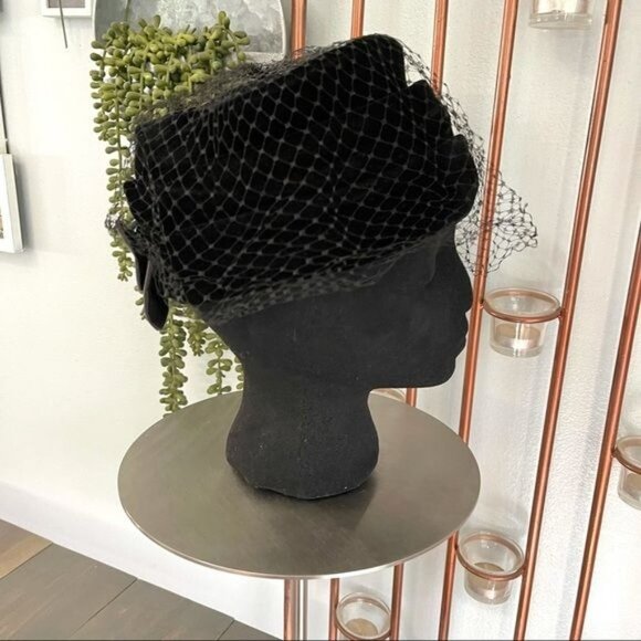 Vintage Toque Netted Hat Black Velvet main image 6